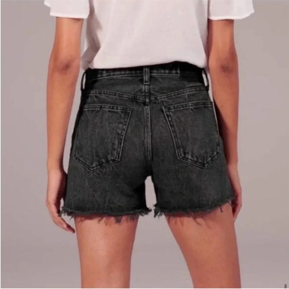 Abercrombie & Fitch Mid-Rise Boyfriend Raw Hem Denim Shorts Washed Black 27/4 - Picture 3 of 10